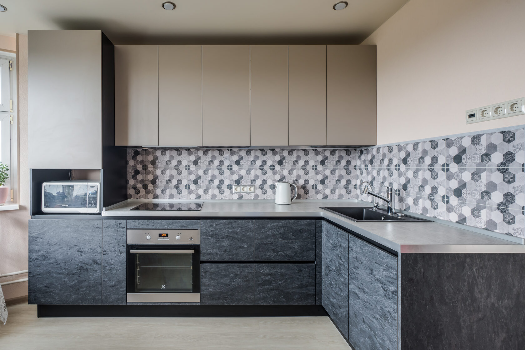 Прямая кухня Нова Blackstone 220х234х60