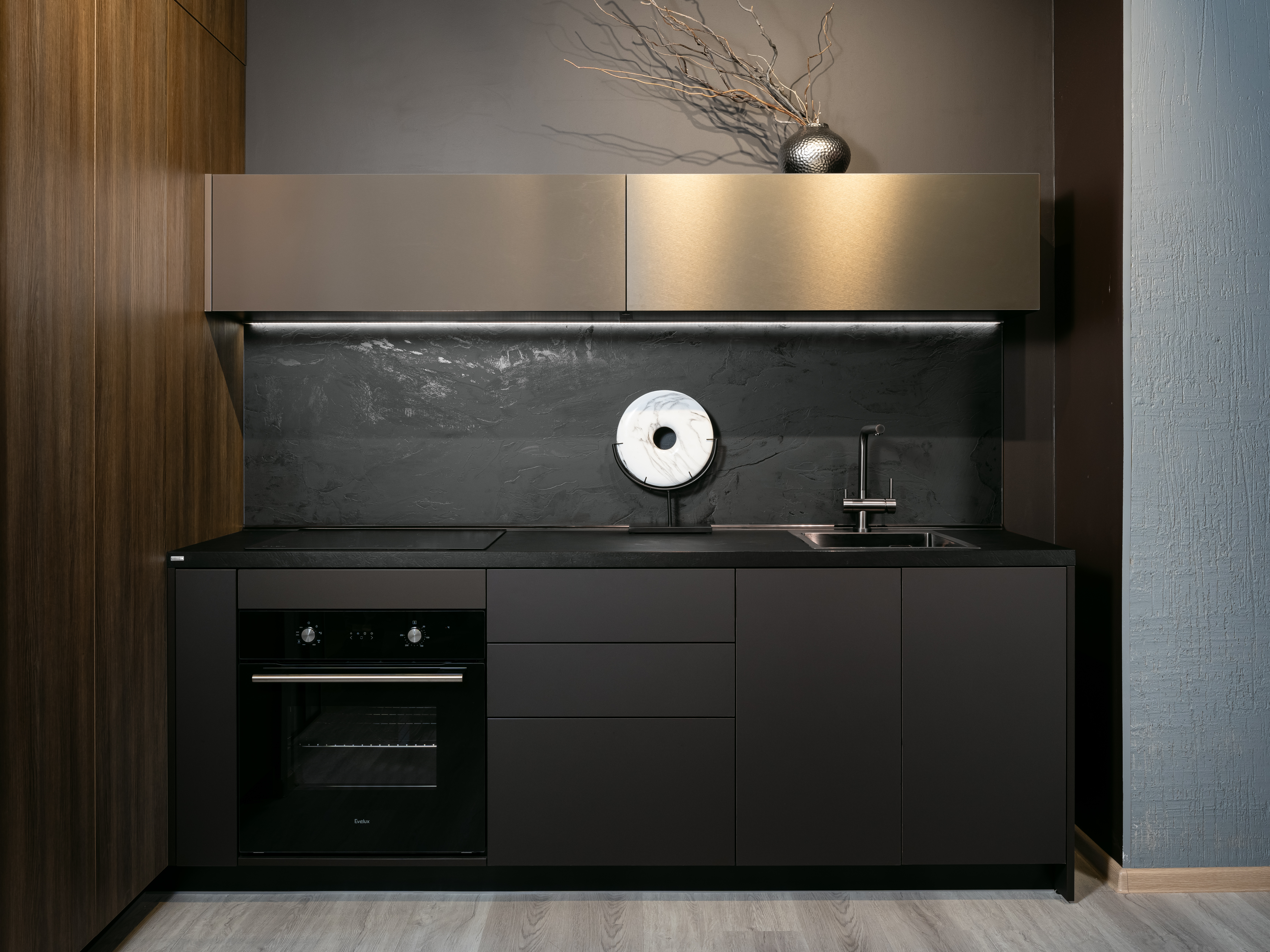 Прямая кухня Нова Blackstone 220х90х60 без верха